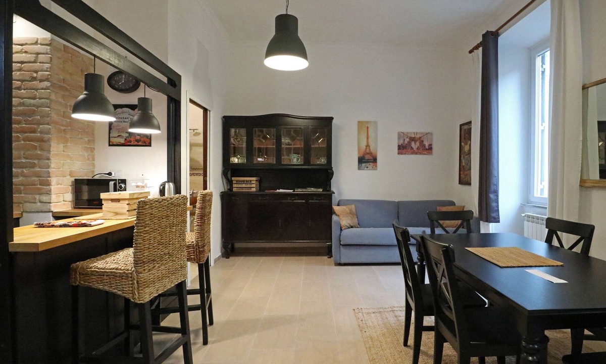 Prati Apartment | Imperial Vatican Home