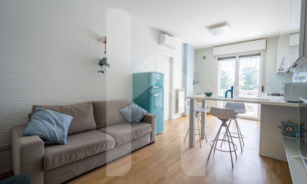 Foggetta Apartment | In an enchanting location, in a residential neighborhood a stone's throw from the city center and directly in the territory of the Marine Protected Area Torre del Cerrano, the I Gabbiani residence will offer you a relaxing holiday. The three-room apart