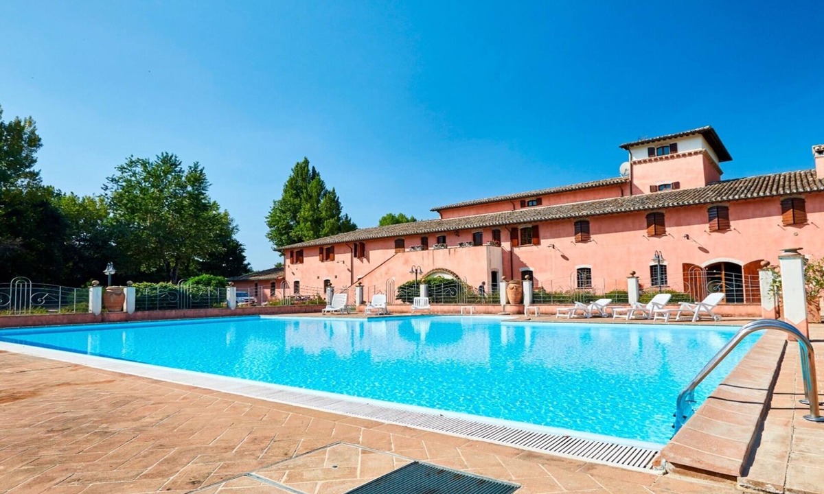 Uncinano House | In the middle of nature Apartment. Fireplace and Olives trees view. Zaffiro