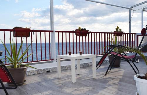 Marina di Gioiosa Ionica Apartment | Ionio Sea Apartment by Accòmodati