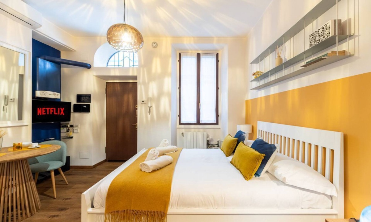 La Fontana Apartment | Isola Design Suite | Duomo, Central Station 15 min