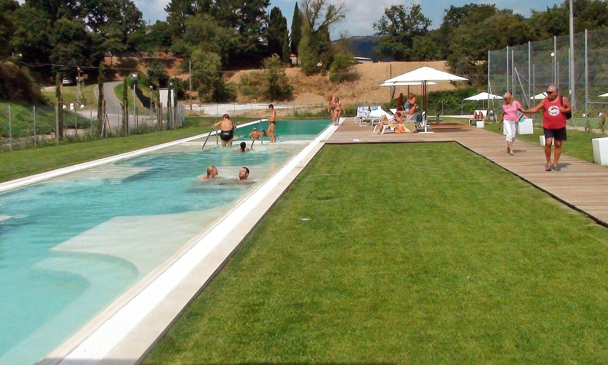 Castelnuovo di Val di Cecina Apartment | Beautiful apartment for 8 people with pool, WIFI, TV, patio and pets allowed