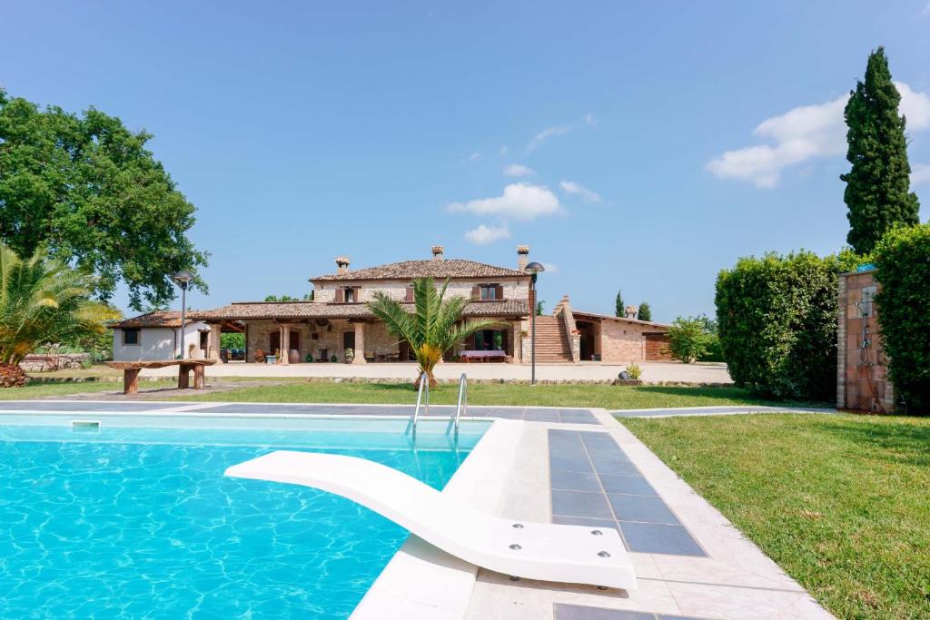 Campli Villa | Italian Dream Villa - Pool, Spa & Wine
