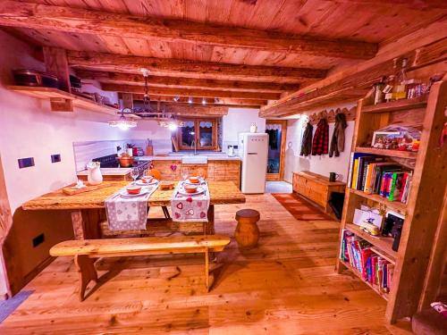 Magneaz-Palouettaz Apartment | JOIVY Modern family chalet with stunning mountain views