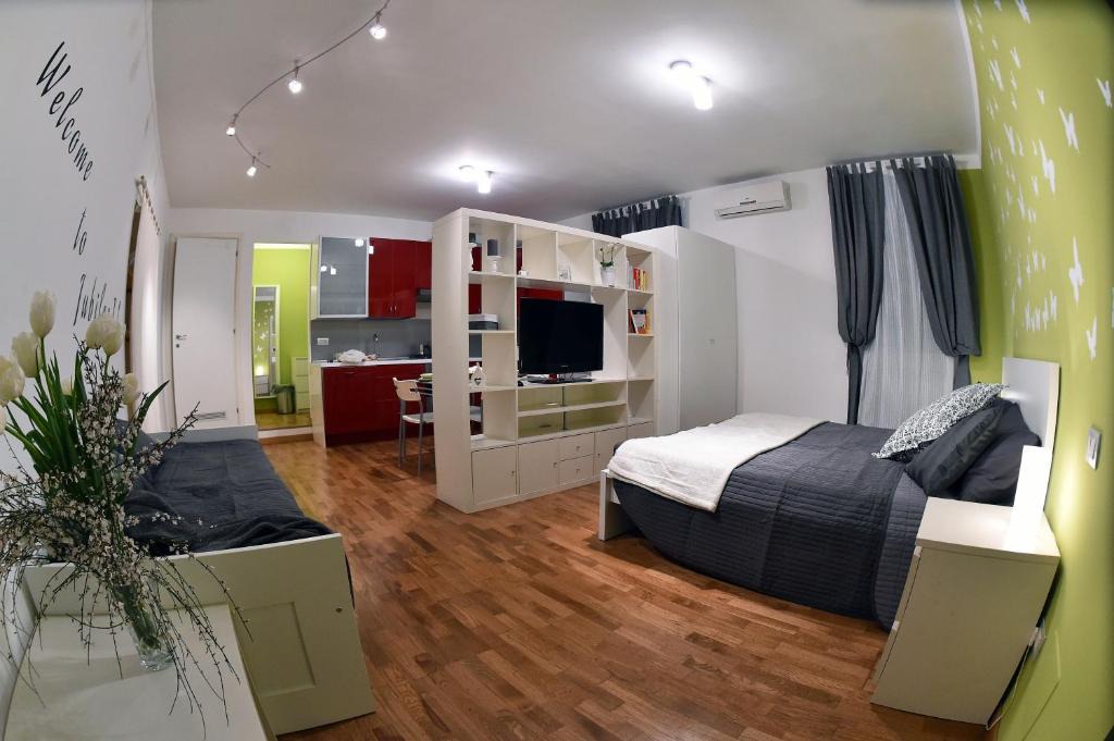 Vatican Apartment | Jubilee 1