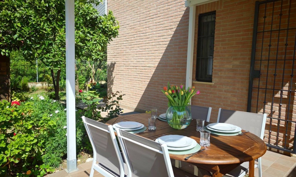 Senigallia Apartment | Just a short walk from Marzocca Beach, Casa Neroli is an elegant and welcoming holiday home designed for guests seeking relaxation, comfort, and authentic Mediterranean living.Perfect for 3–4 guests, the house features two stylish bedrooms, two modern
