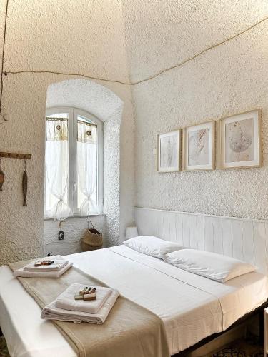 Panza House | L'Antico Granaio Ischia - Camera Partenope