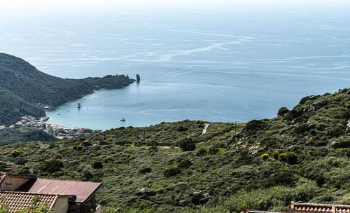Giglio Castello Apartment | La Casa del Panza con vista mare