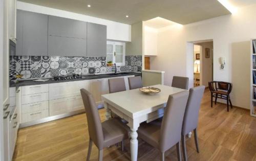 Stia Apartment | La casa del pittore Squillantini suite