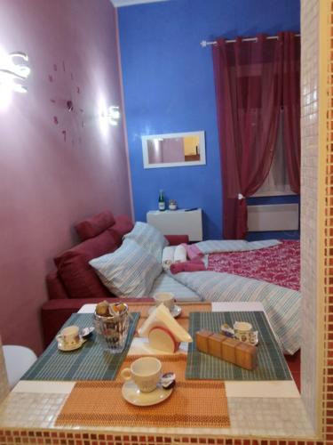 Fiuggi Apartment | LA CASA DI CARTA red