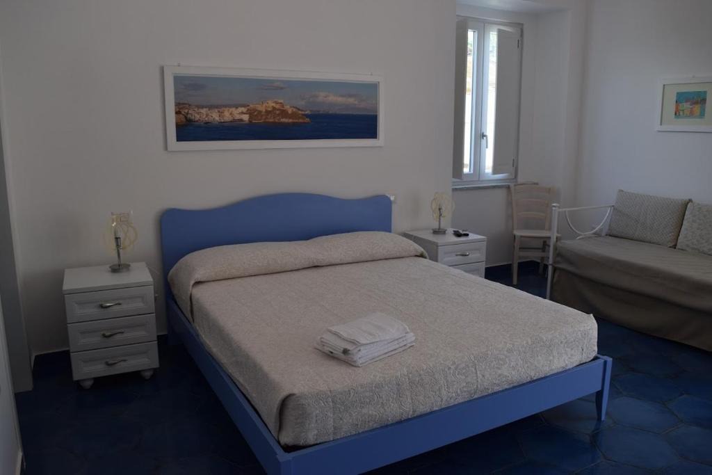 Procida Apartment | La Casa di Cirro