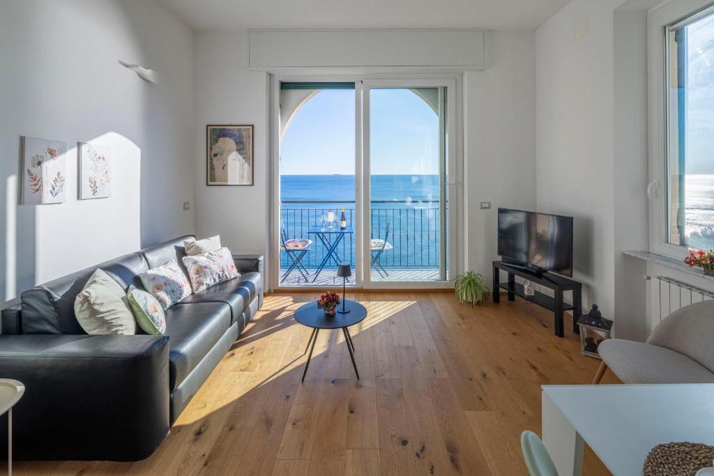 Voltri Apartment | La Casa di Martina, amazing seaview