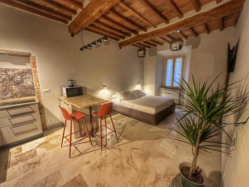 Castelmuzio Apartment | La Casina Room