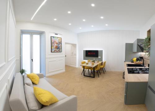 Historical Downtown Salerno Apartment | la dimora del Duca