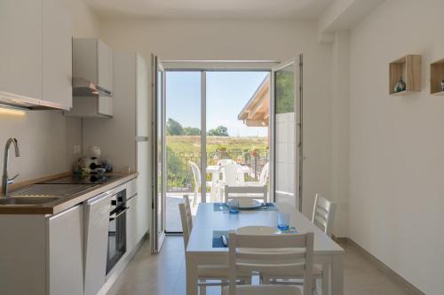 Rocca San Giovanni Apartment | La Dimora Del Borgo - La Loggia