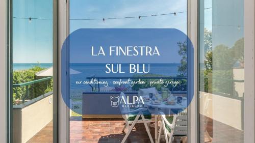 Arenzano Apartment | "La Finestra Sul Blu" giardino sul mare e posto auto