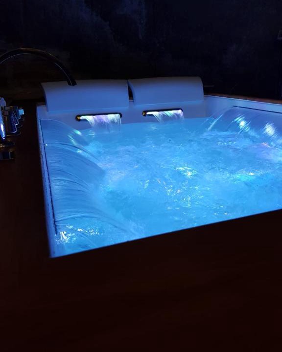 Roccastrada House | La grotta nel borgo