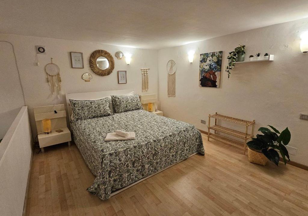 Rione Duomo Apartment | La Maison Bouganville