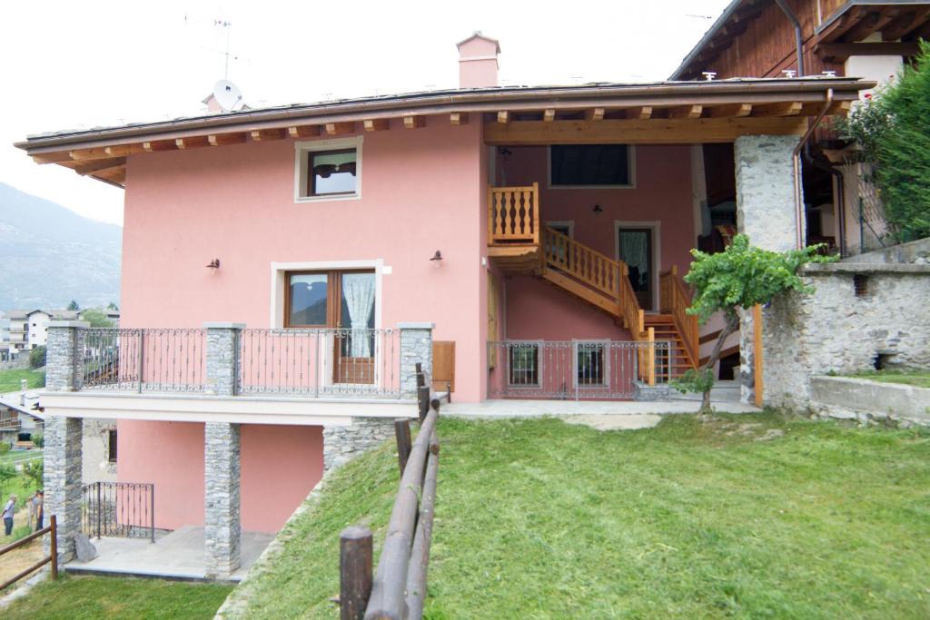 Aymavilles Apartment | La Maison De Deni