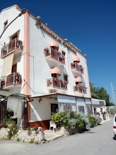 Rodi Garganico Hotel | La Scogliera Bed & Breakfast