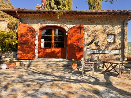 Subbiano House | La Villa ARTE del Lupo-Two Birds