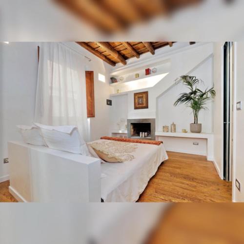 Rione VIII Sant'Eustachio Apartment | Labanca's Luxury Pantheon 2