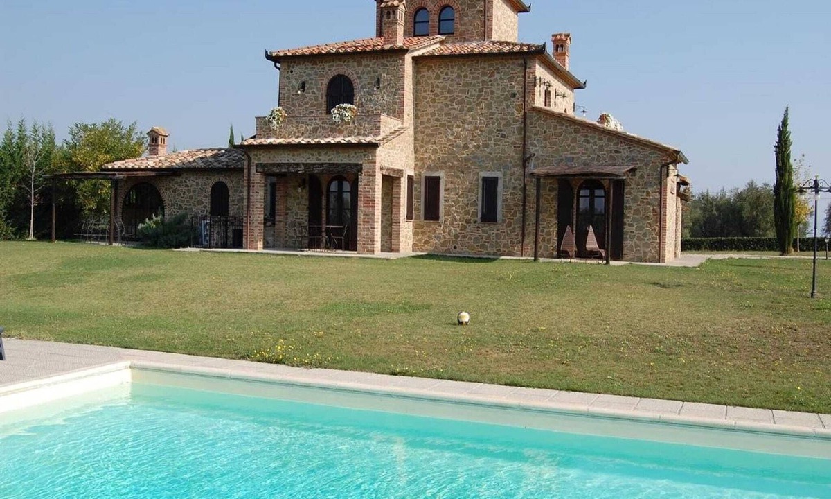 Ranciano House | Lago di Chiusi Villa with Pool