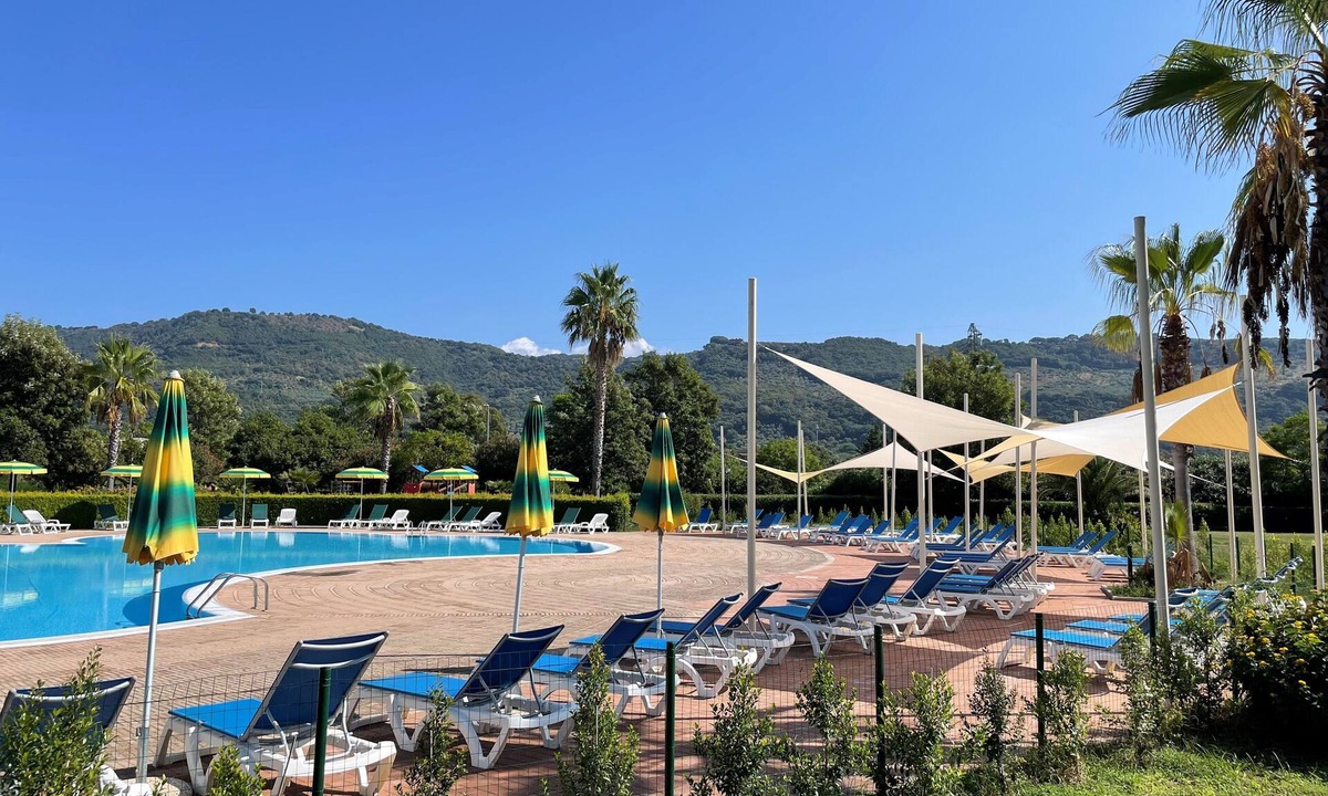 Pizzo Apartment | Large 2 bedroom apartment close to swimming pool and beaches