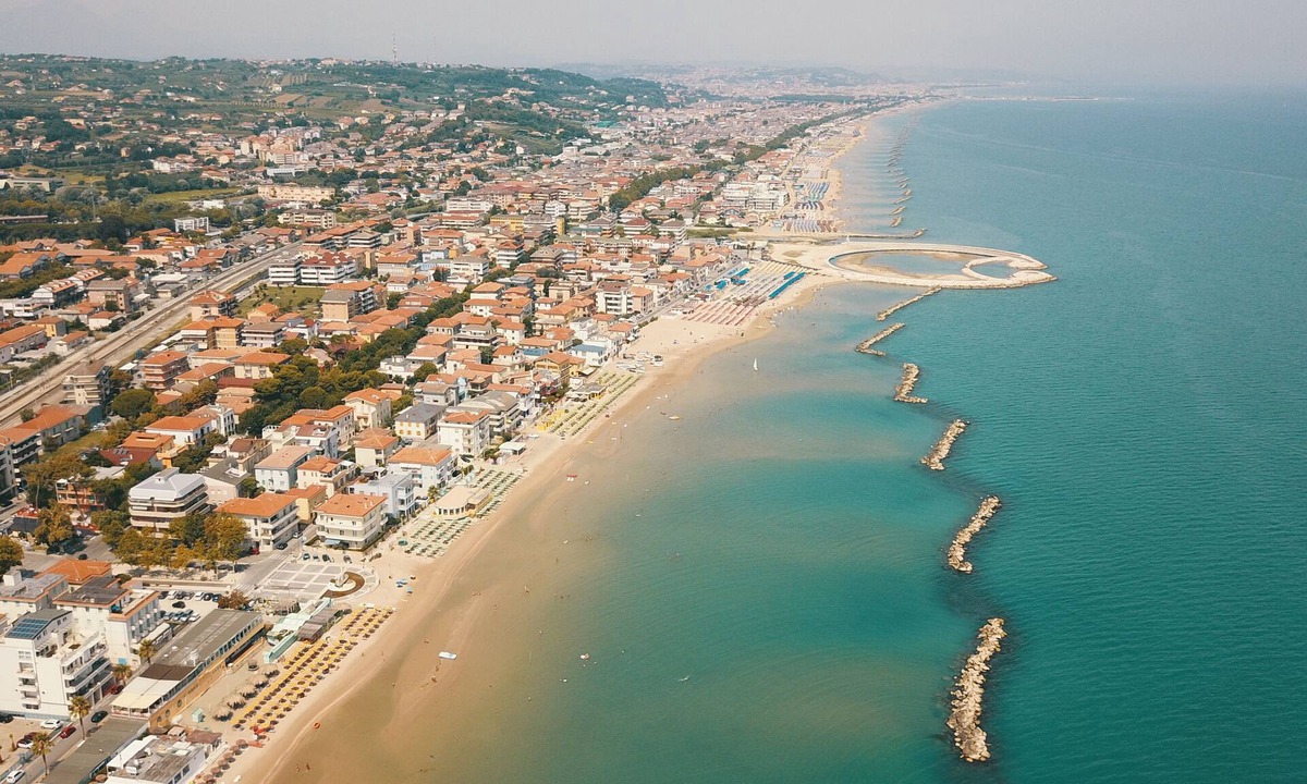 Francavilla al Mare Apartment | Large apartment in villa with outdoor spaces and parking spaces