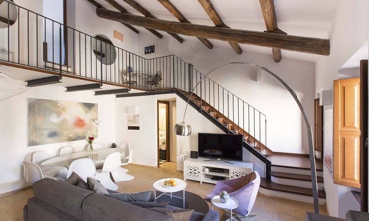 Rione VI Parione Apartment | Large apartment in Rome to rent, holiday flat Rome, self catered apartment Rome