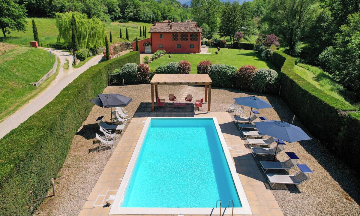 Reggello House | Large villa with pool and sauna on Tuscan estate