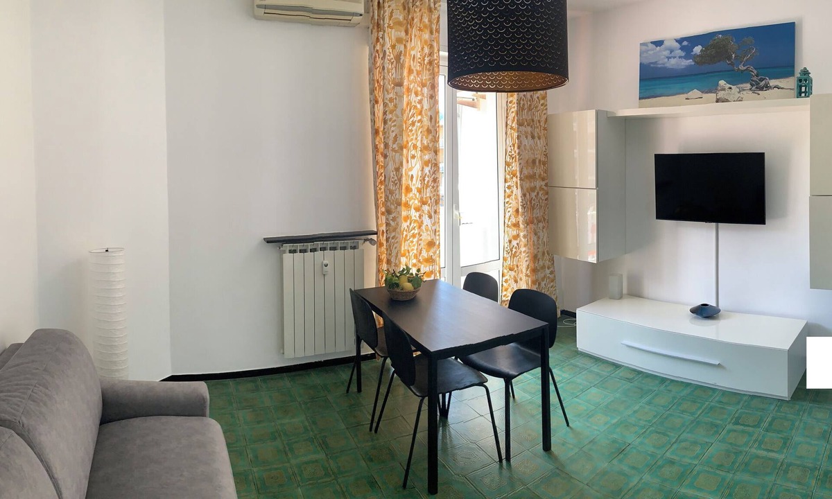 Rapallo Apartment | Lavi House with Box