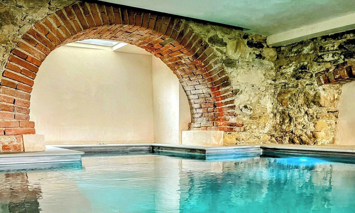 Montaldeo Apartment | Lavish villa with spa, pool, Turkish bath