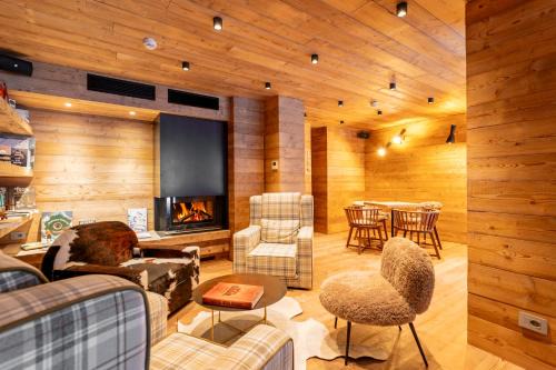 Dolonne Apartment | Le Mallet, Courmayeur, Alpine Homesuite