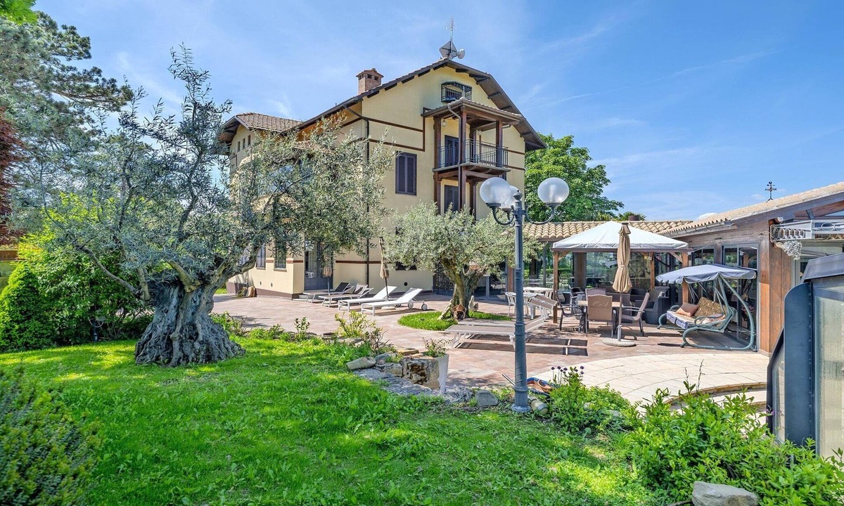 Tolentino Villa | Liberty Style Villa in Marche with private pool