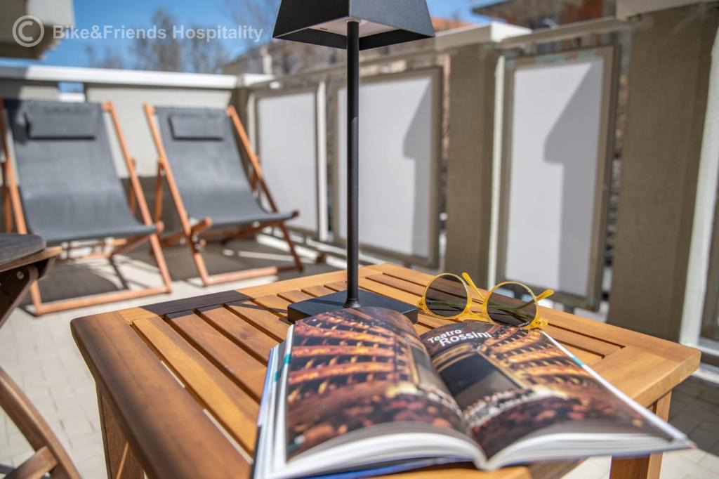Pesaro Apartment | Living Dante 41