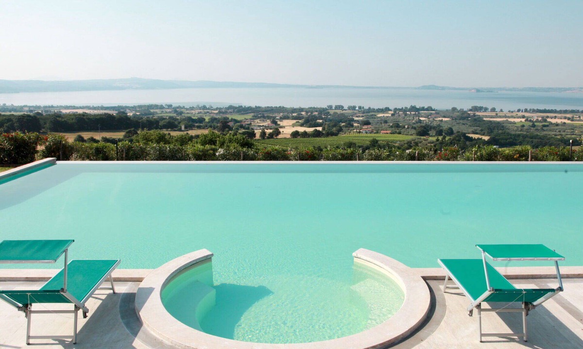 San Lorenzo Nuovo Apartment | Lovely apartment for 4 people with A/C, pool, WIFI, TV and patio