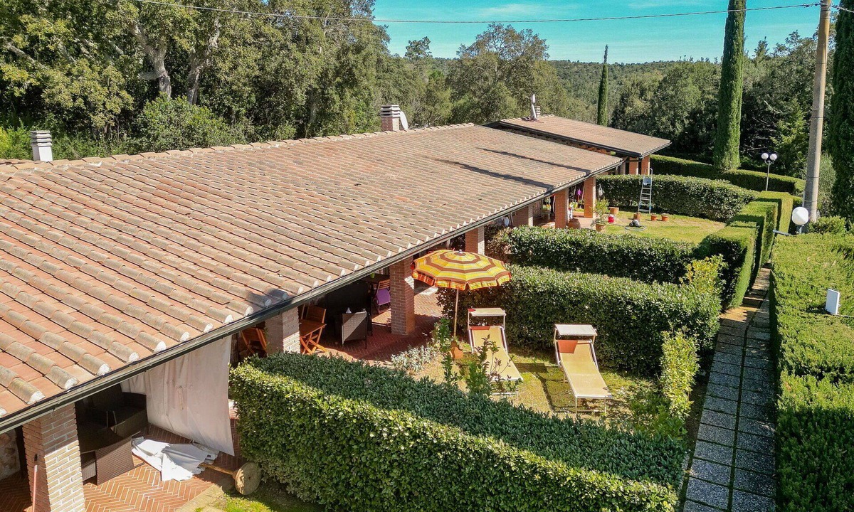 La Pesta House | Lovely apartment in villa for 6 guests with WIFI, A/C, TV, terrace and pets allowed