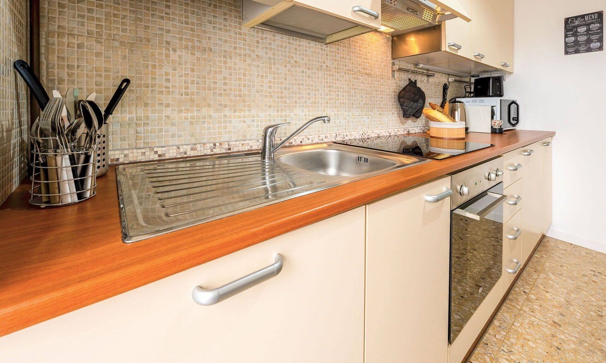 Pavia Apartment | Lovely apartment for 4 people with WIFI, A/C, TV, terrace and panoramic view