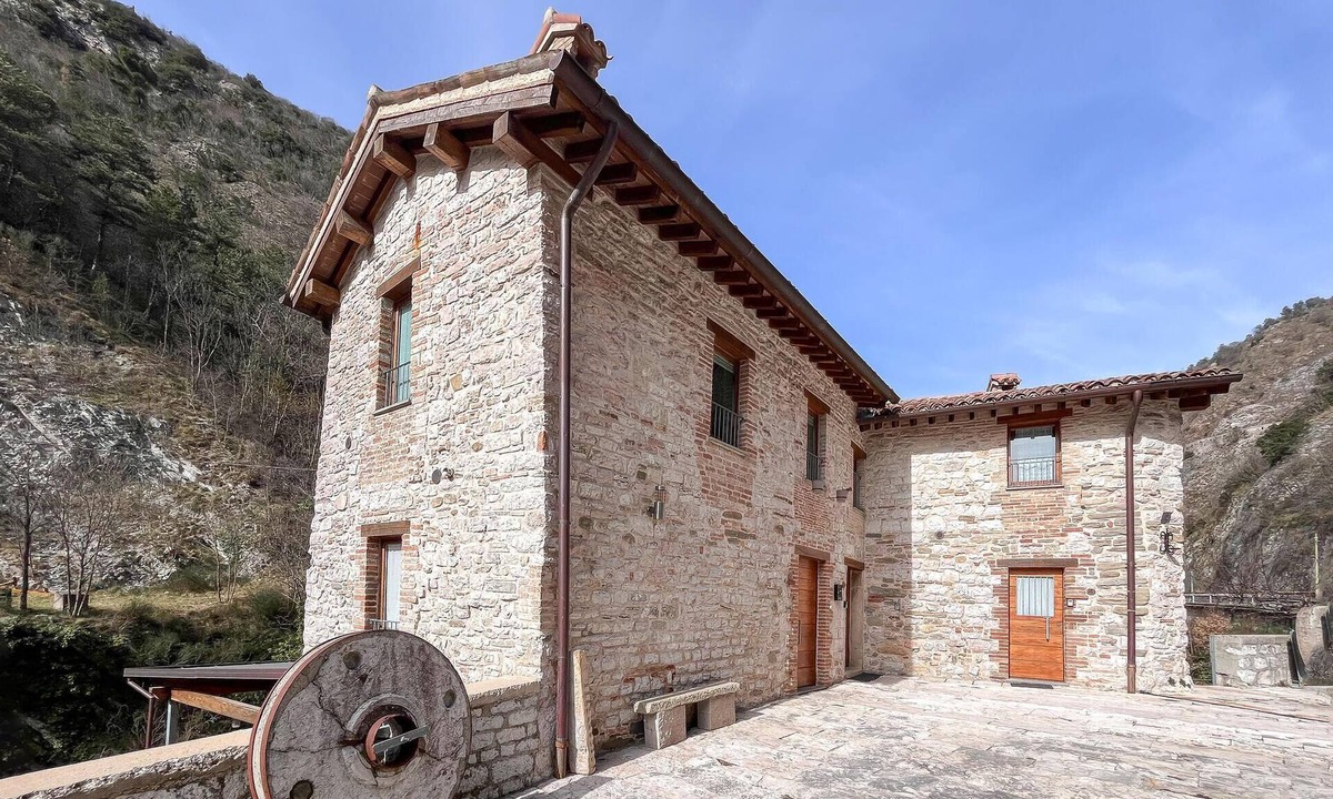 Gubbio Apartment | Lovely apartment in Gubbio with WiFi