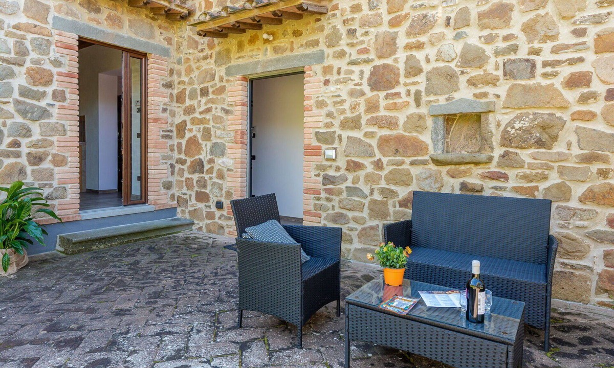 Scansano House | Lovely apartment in villa for 3 people with WIFI, patio, pets allowed and panoramic view