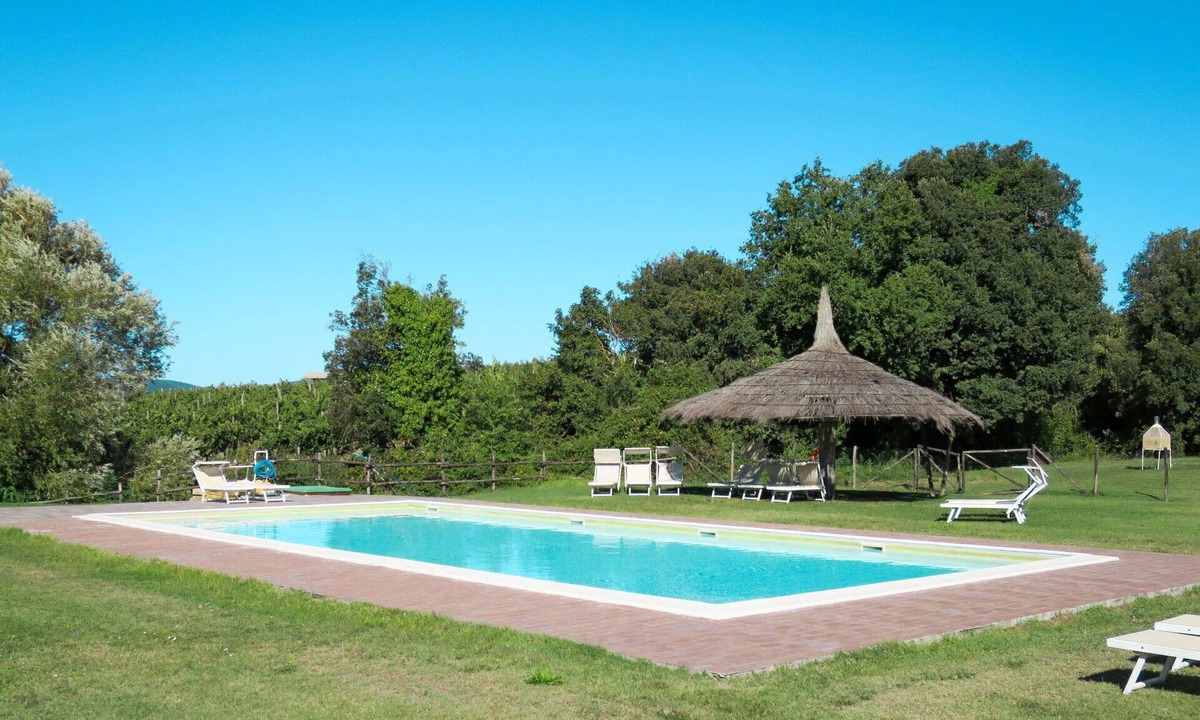 Monteverdi Marittimo House | Lovely apartment in villa with A/C, hot tub, WIFI, pool, TV, patio, pets allowed and parking