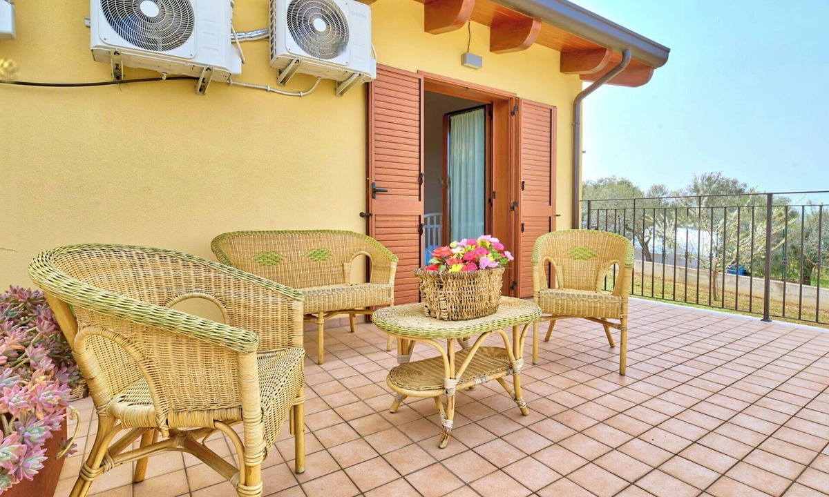 Tollo House | Lovely apartment in villa for 3 guests with A/C, WIFI, TV and terrace
