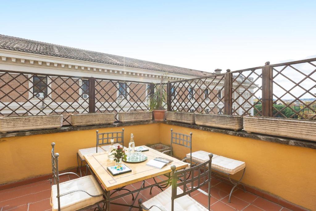 Flaminio Apartment | Lovely Bright Penthouse Flaminio Belle Arti