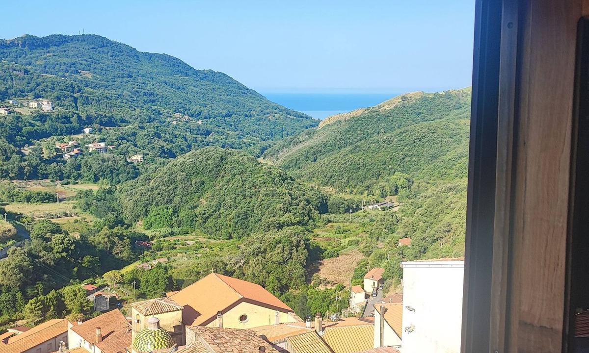 Sangineto Villa | Lumira Vista – Panoramic Maisonette in the Historic Village