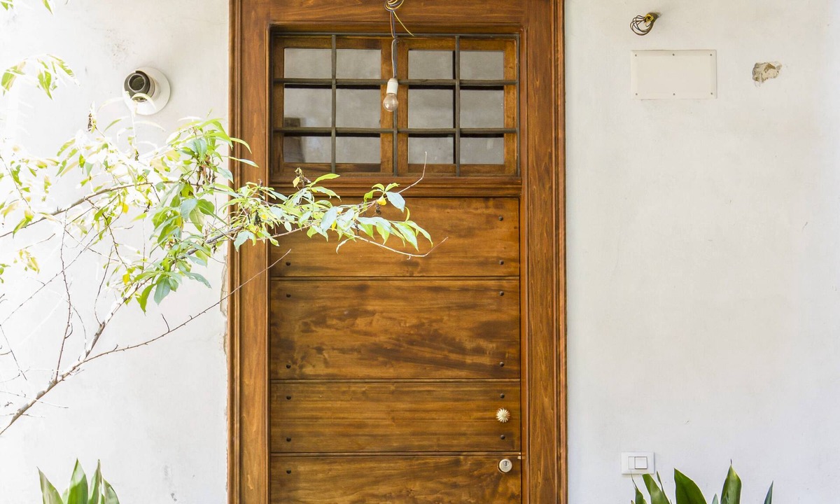 Roman Quarter Apartment | LuxRent Apartment Castello