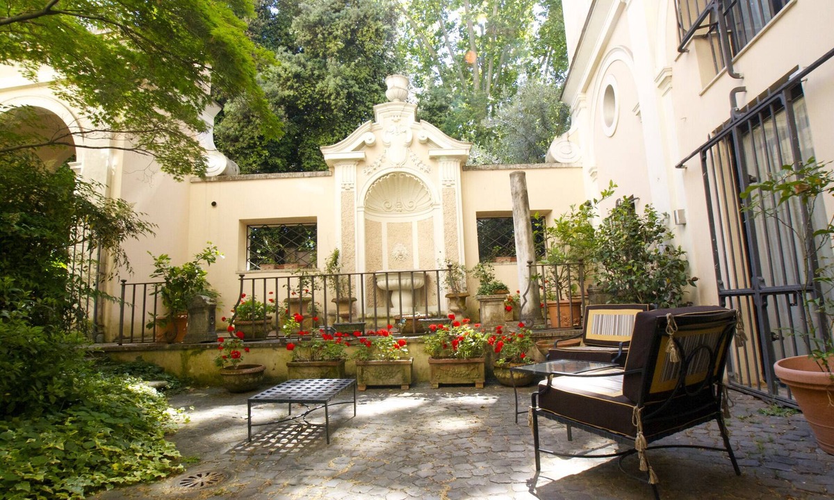 Rione VII Regola Apartment | Luxury apartment Via Giulia with private garden