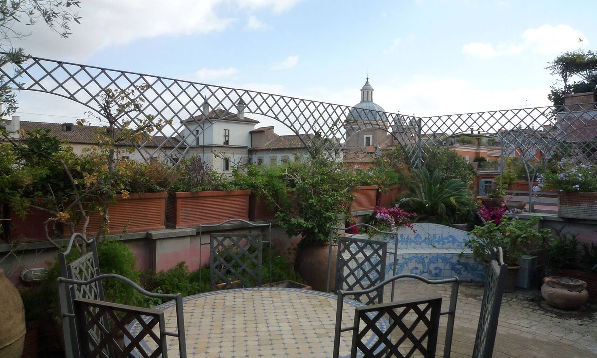 Rione VII Regola Apartment | luxury penthouse in the heart of Rome with two terrific terraces on the domes