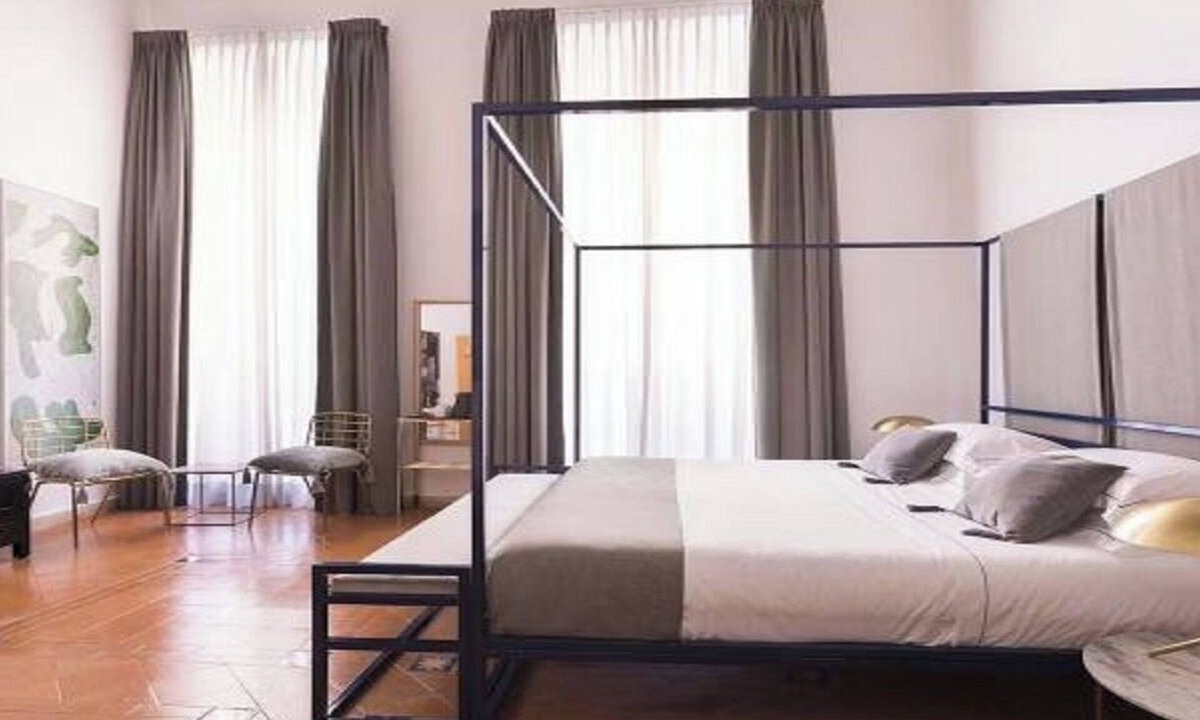 Rione XI Sant'Angelo Apartment | Luxury Renaissance Palazzo in Rome's Historic Heart