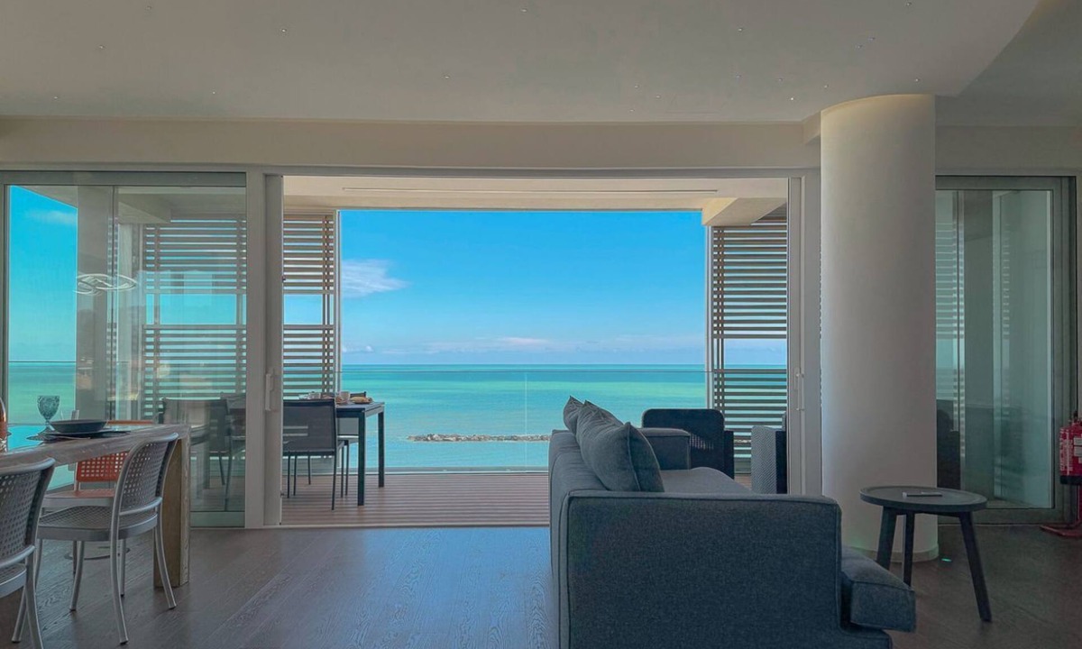 Civitanova Marche Apartment | [Luxury Seafront] Private Garage and Beach Access